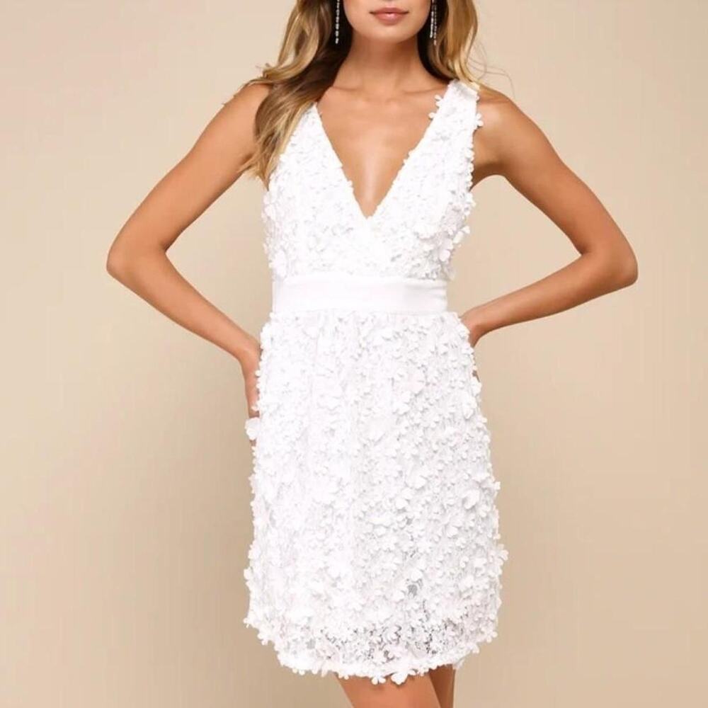 Lulus Beautiful White 3D Floral Tie-Strap Skater Mini Dress in Size Small